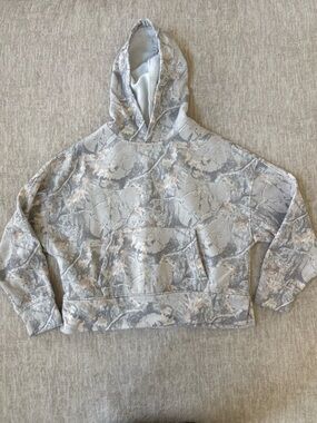 Large Cozy Hooded Pullover in Beige Camouflage
